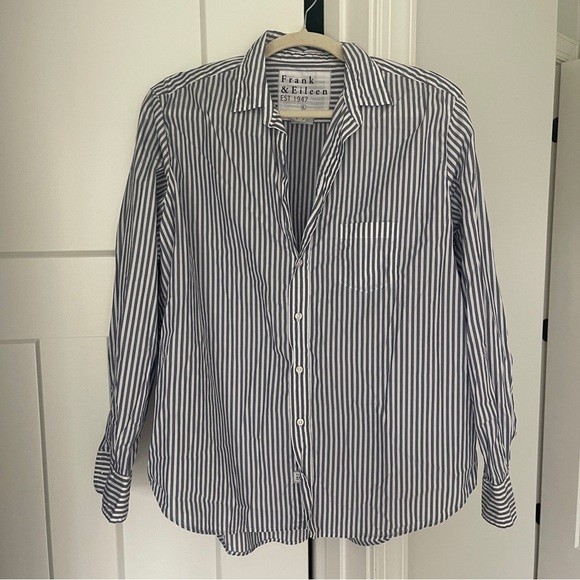 Frank & Eileen Poplin Eileen Blue White Striped Lightweight Button Down - Picture 2 of 6